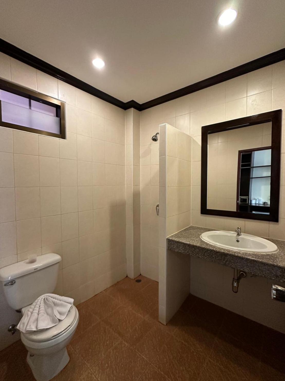 Отель Baan Kingkeaw Thamdee Patong Экстерьер фото